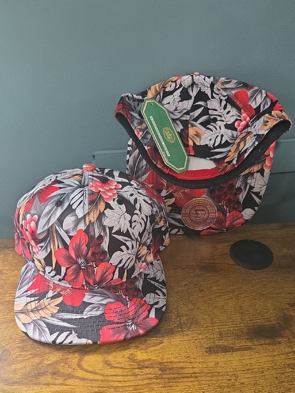 Floral Hawaiian Snapback Hat - Red & Black